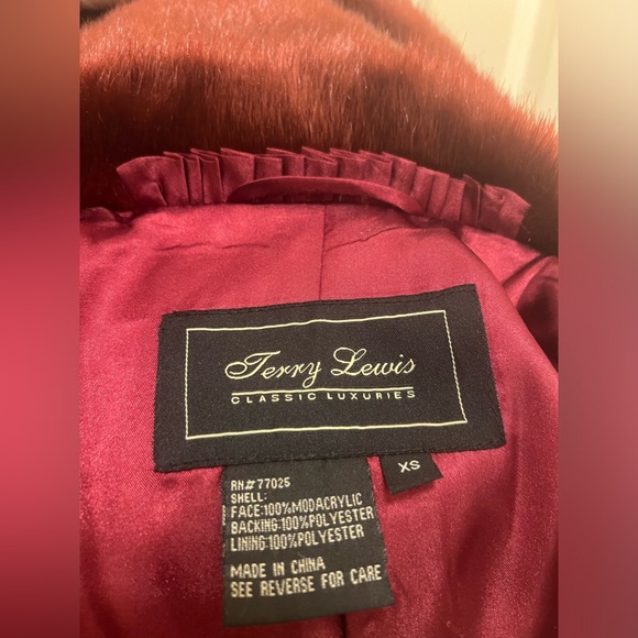 Terry Lewis Classic Luxuries Burgundy Faux Fur; Plush, Rich & real looking fur. - Picture 9 of 12
